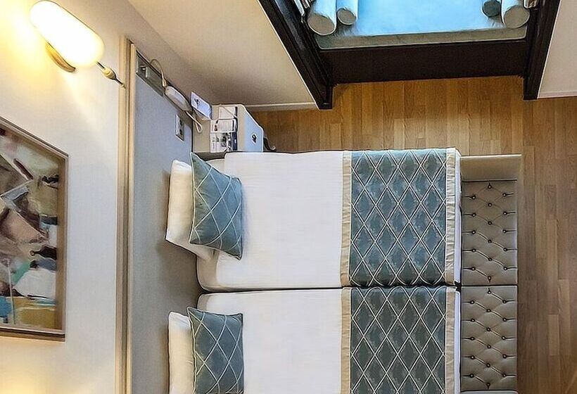 Номер Клуб, Starlight Resort