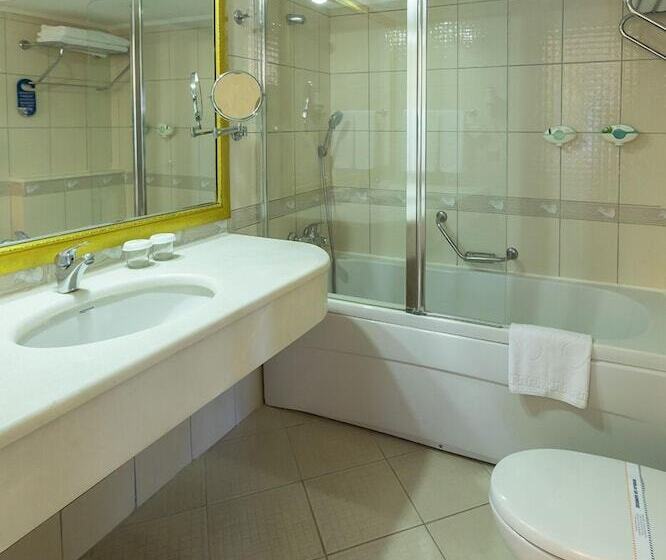 Номер Клуб, Starlight Resort