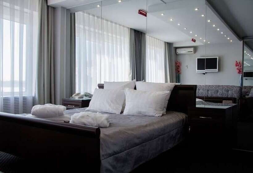 اتاق کلاس بیزنس, Tourist