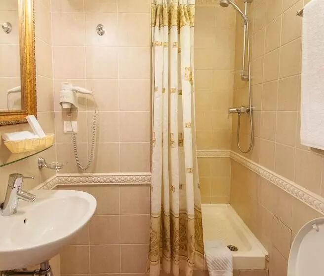 Comfort Yhden Hengen Huone, Tsentralny By Usta Hotels