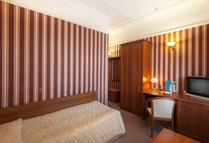 Comfort Yhden Hengen Huone, Tsentralny By Usta Hotels