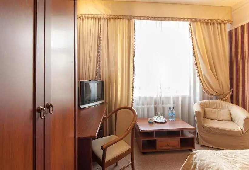 Comfort Yhden Hengen Huone, Tsentralny By Usta Hotels