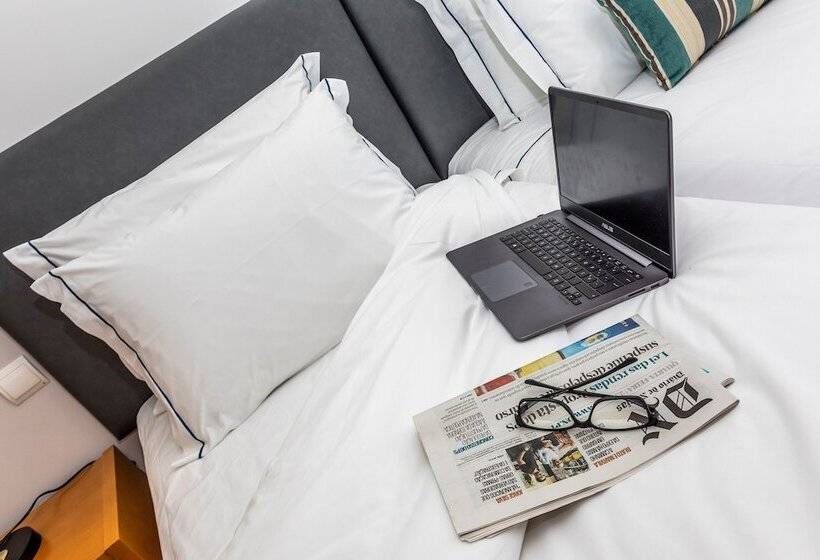 آپارتمان 3 خوابه, Placid Village