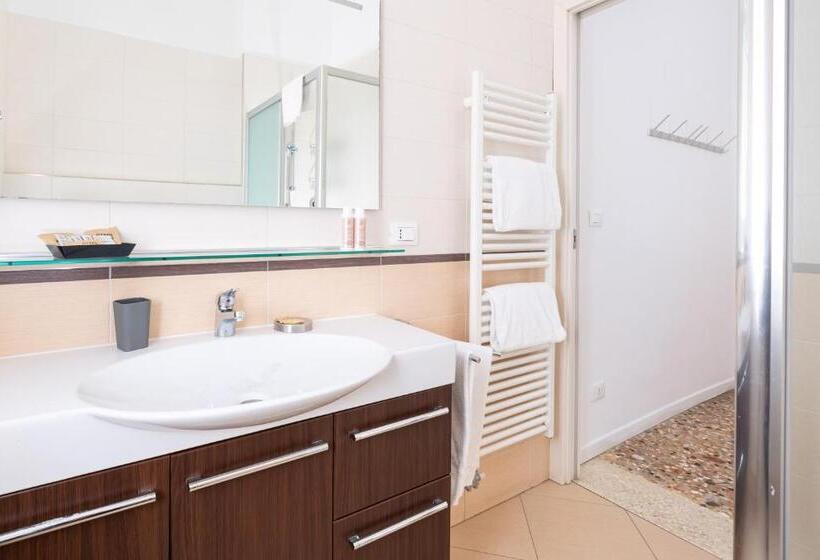 آپارتمان 2 خوابه, Residence Ca  Foscolo