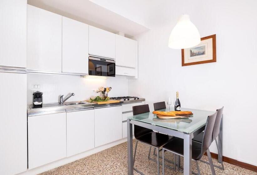 آپارتمان 1 خوابه, Residence Ca  Foscolo