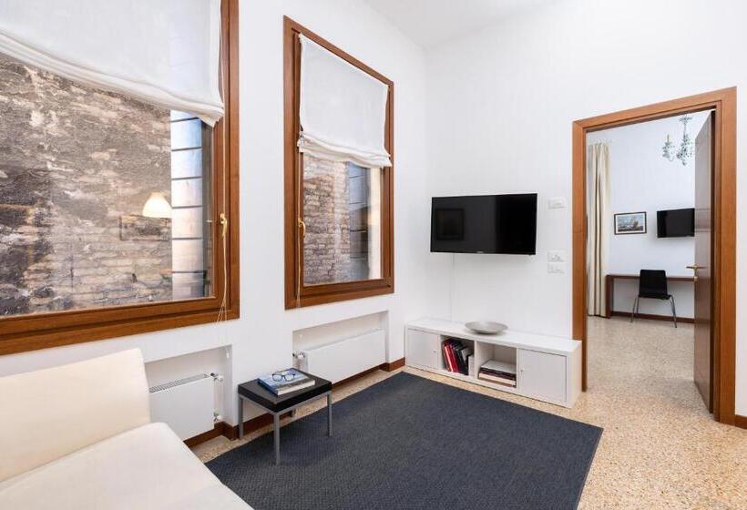 آپارتمان 1 خوابه, Residence Ca  Foscolo