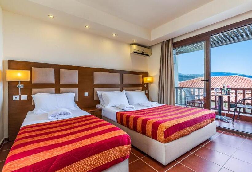 اتاق اساندارد با چشمانداز جانبی به دریا, Skopelos Holidays Hotel & Spa