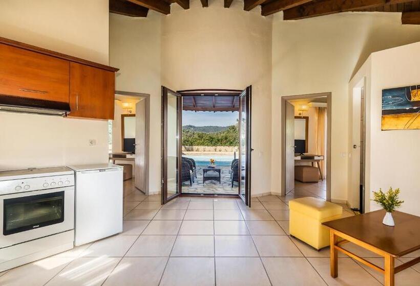 بانگلوی استاندارد, Skopelos Holidays Hotel & Spa