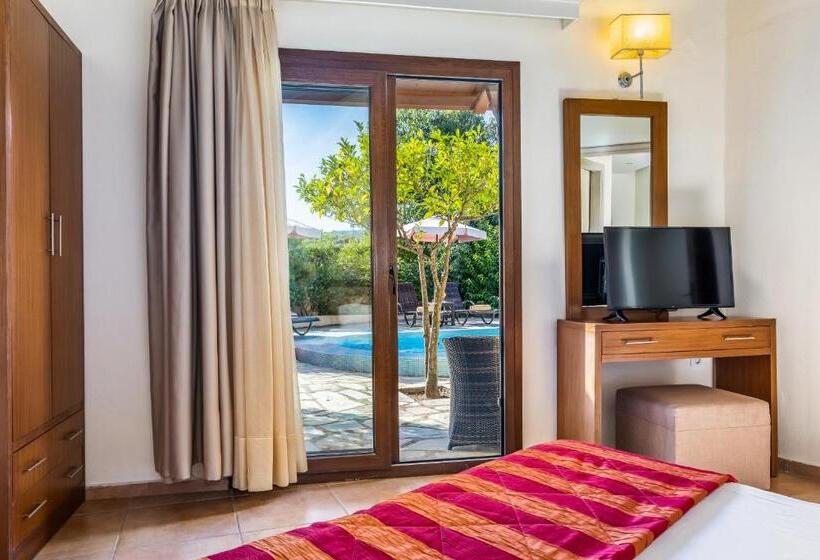 بانگلوی استاندارد, Skopelos Holidays Hotel & Spa