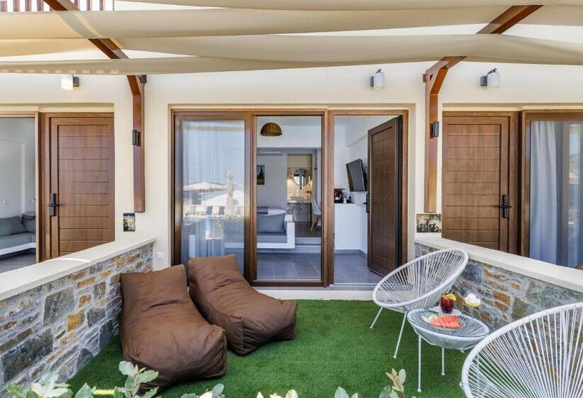 سوییت جونیور, Skopelos Holidays Hotel & Spa