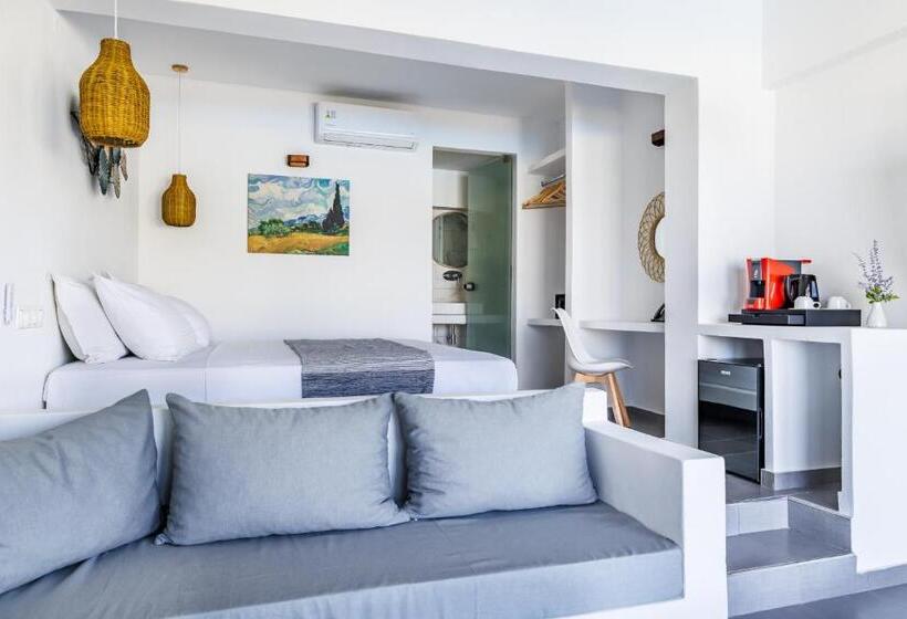 سوییت جونیور, Skopelos Holidays Hotel & Spa