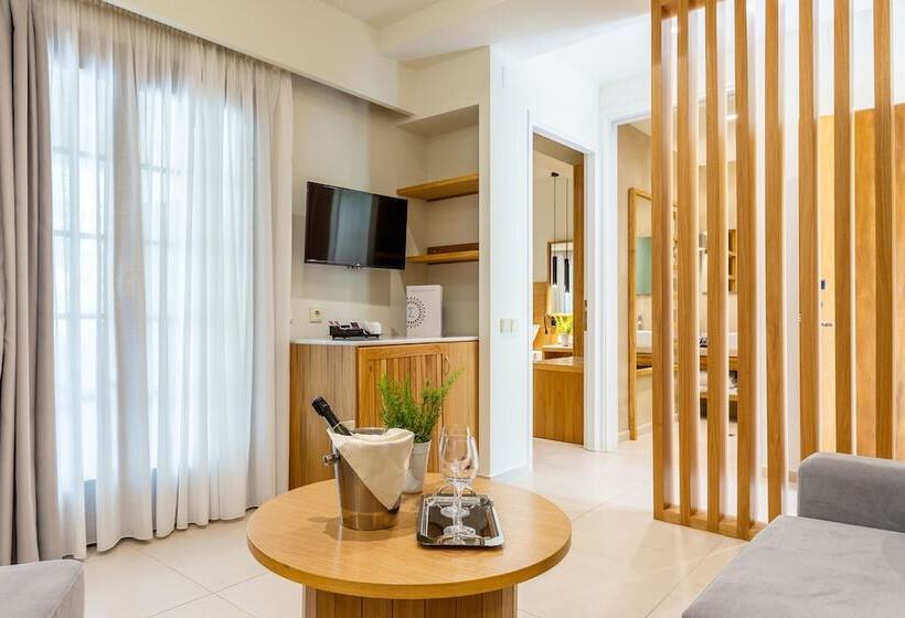 سوییت لوکس, Skopelos Holidays Hotel & Spa