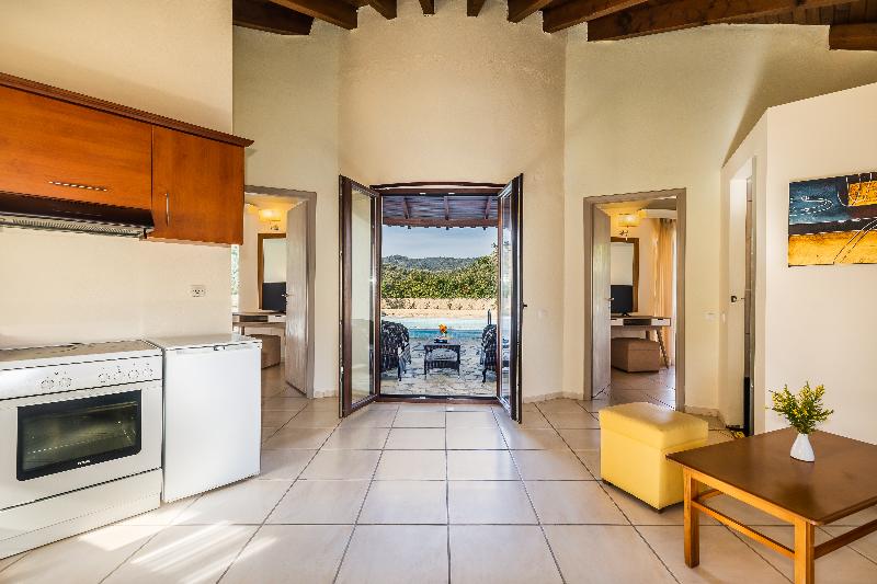 بانگلوی استاندارد, Skopelos Holidays Hotel & Spa