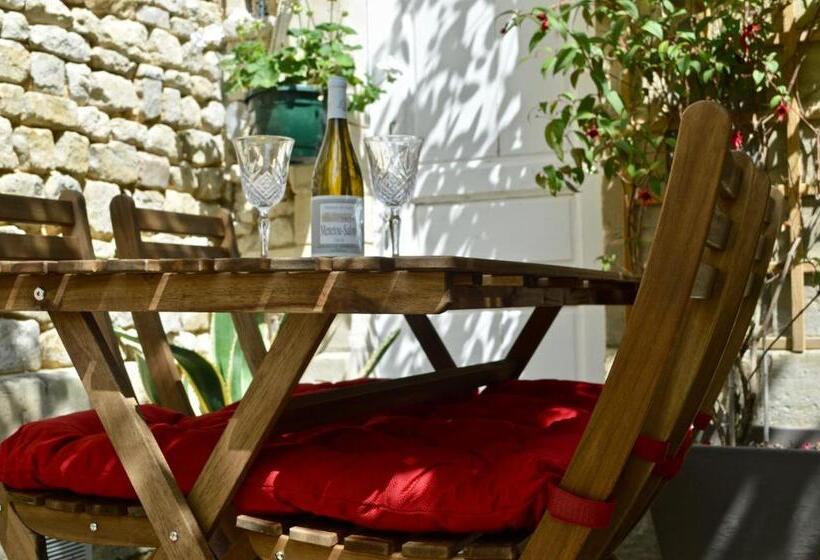 اتاق لوکس, Camélia