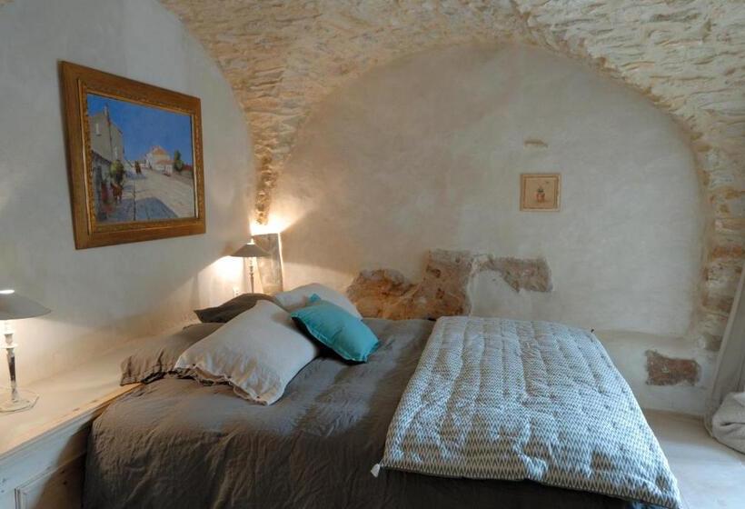 جناح ديلوكس, La Maison Blanche Uzès