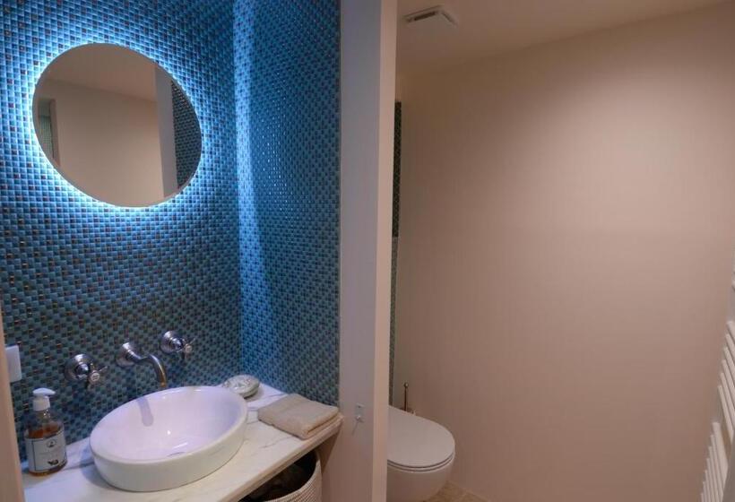 جناح ديلوكس, La Maison Blanche Uzès