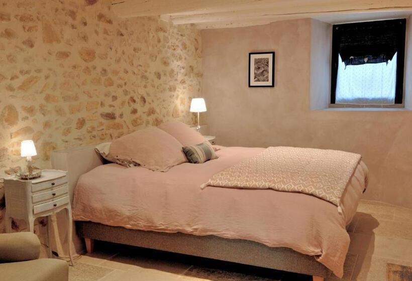 جناح سوبيريور, La Maison Blanche Uzès