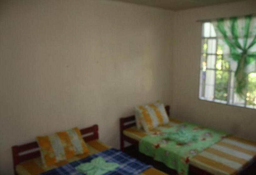 اتاق استاندارد چهار تخته, Cvnb Guesthouse