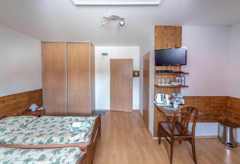 标准三人间, Penzión & Bar Natali