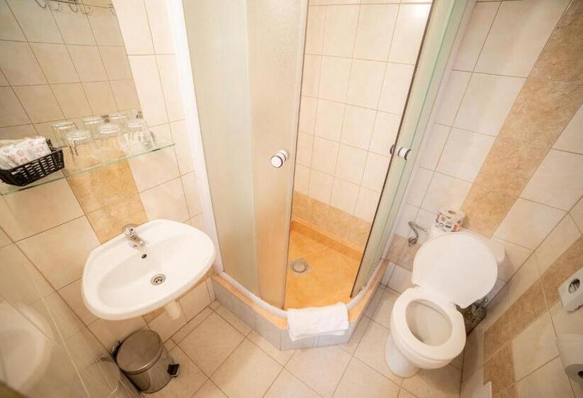 家庭间, Penzión & Bar Natali