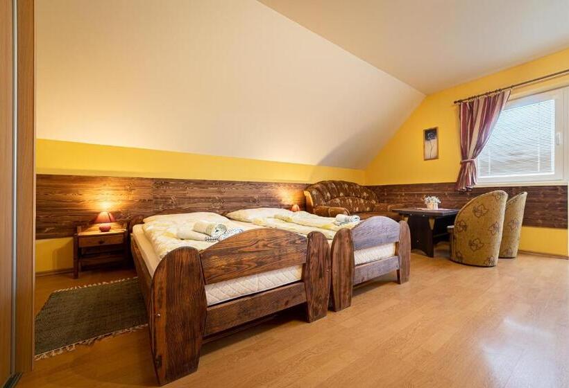 家庭间, Penzión & Bar Natali