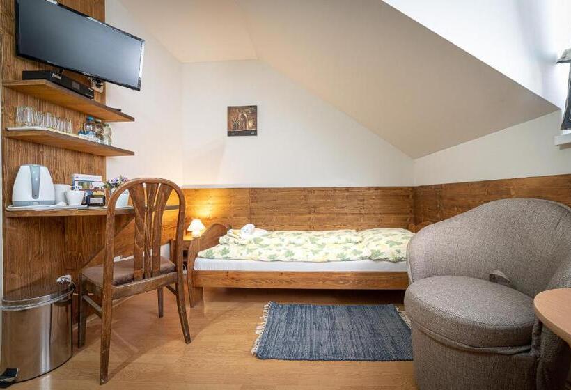 标准三人间, Penzión & Bar Natali