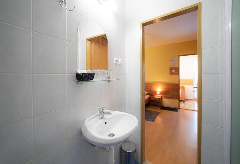 스탠다드 트리플 룸, Penzión & Bar Natali