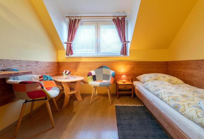 标准三人间, Penzión & Bar Natali