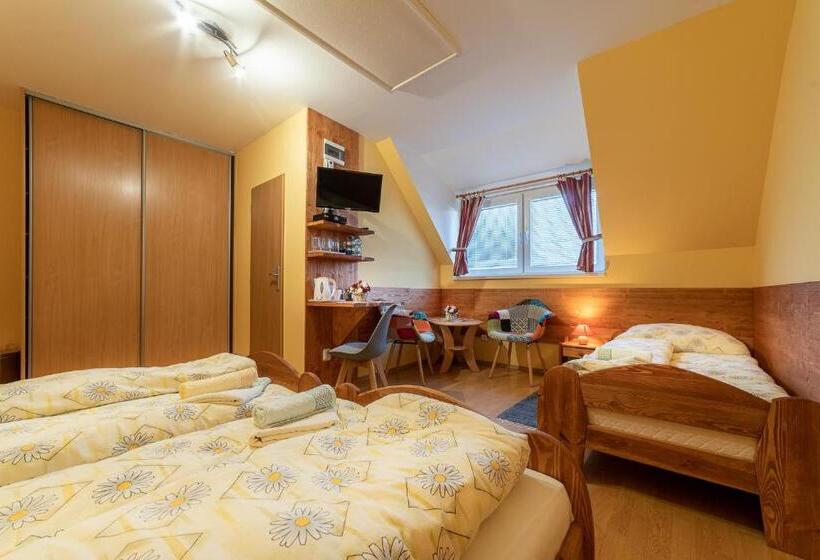 标准三人间, Penzión & Bar Natali