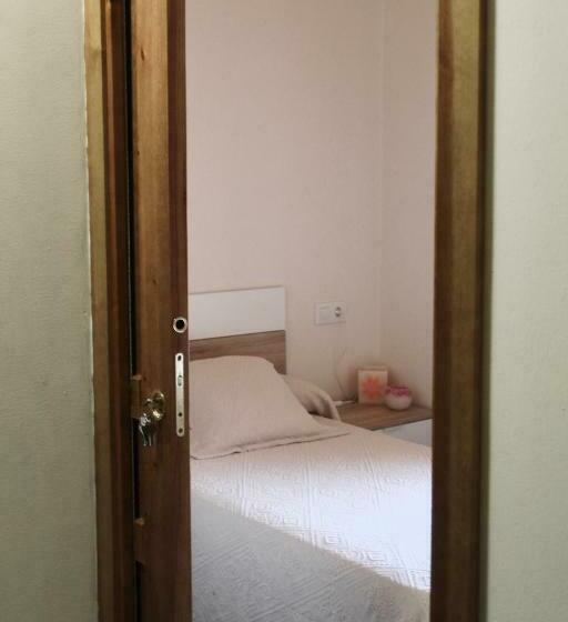 标准单人间共用浴室, Albergue Rectoral San Mamede Da Pena Exclusive For Pilgrims