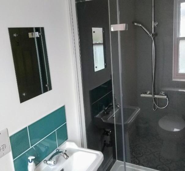 标准间, Rosalind House