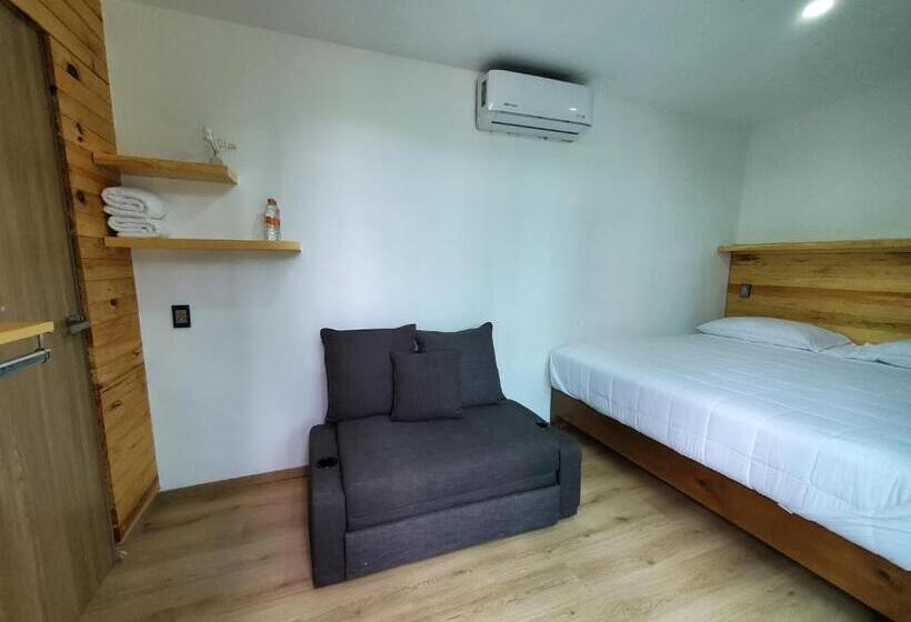 标准间, Los Laureles