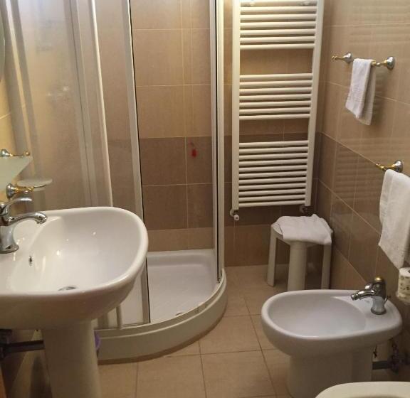 غرفة قياسية رباعية, Sibari Resort