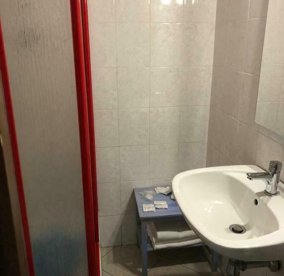 غرفة قياسية, Civico 17