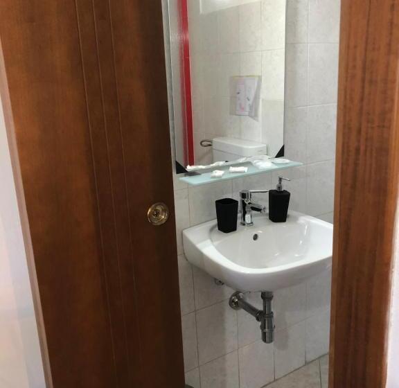 غرفة قياسية, Civico 17