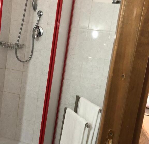 غرفة قياسية, Civico 17