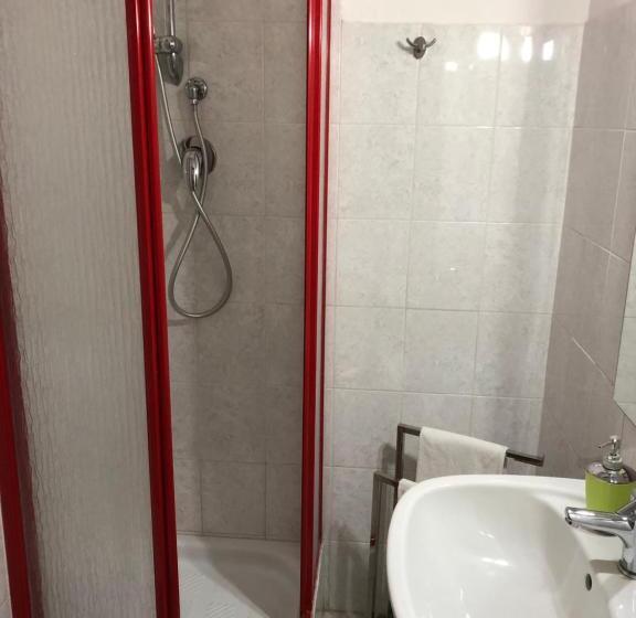 غرفة قياسية, Civico 17