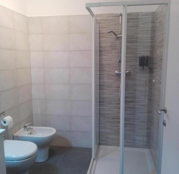 חדר סטנדרט לשלושה, Gli Olivi