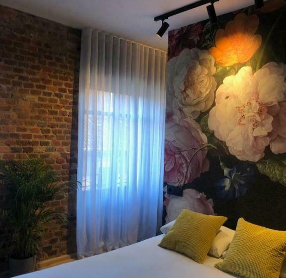 اتاق استاندارد, 13 Suites