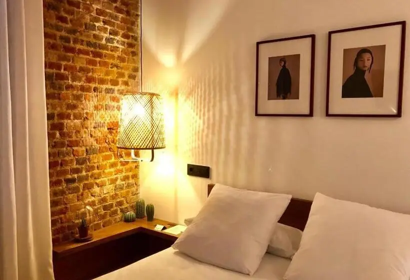 Habitació Estàndard, 13 Suites