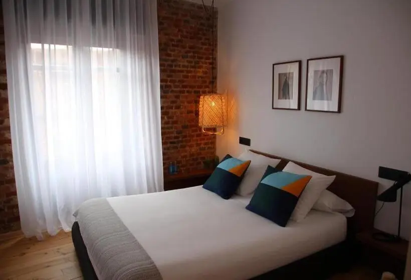 Habitació Estàndard, 13 Suites