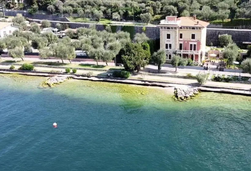 レイクビューデラックスルーム, Villa Torre Atmosfera Romantica