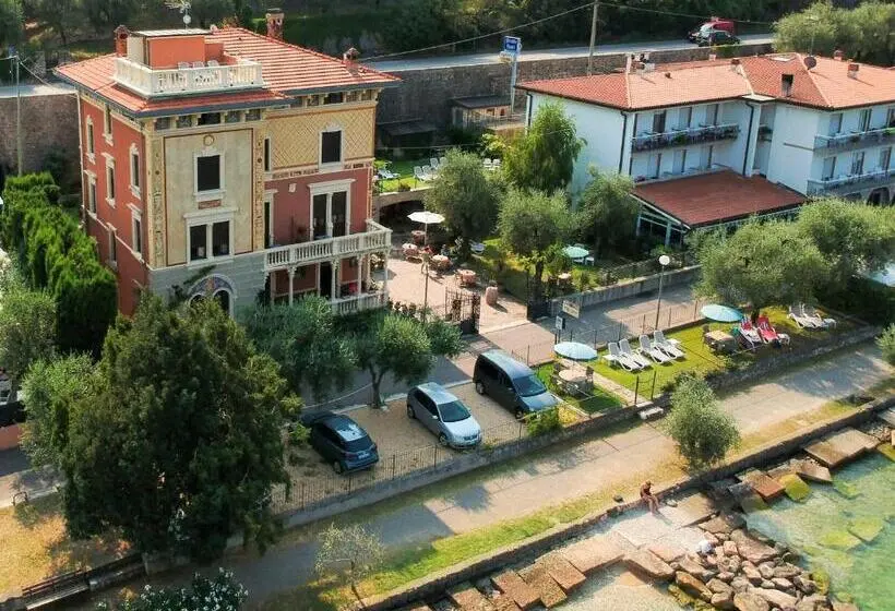 レイクビューデラックスルーム, Villa Torre Atmosfera Romantica