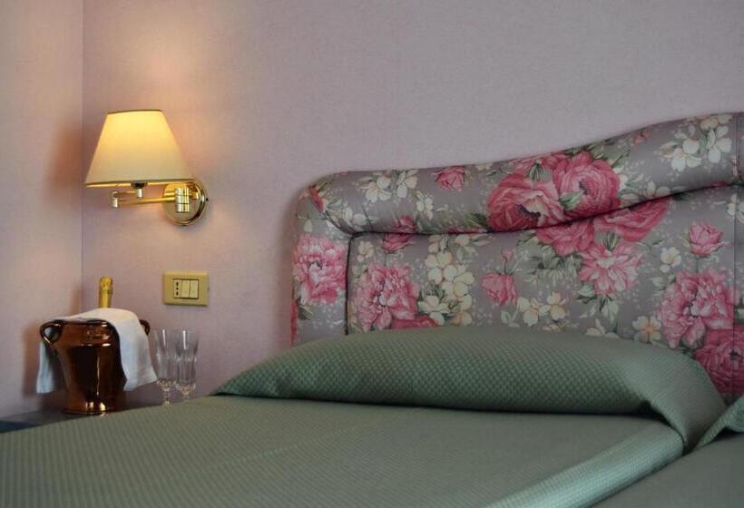 디럭스 룸 호수 전망, Villa Torre   Atmosfera Romantica