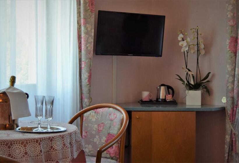 디럭스 룸 호수 전망, Villa Torre   Atmosfera Romantica