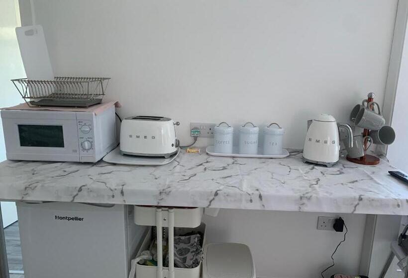 اتاق استاندارد, Nicolas Devon Air Bed And Breakfast