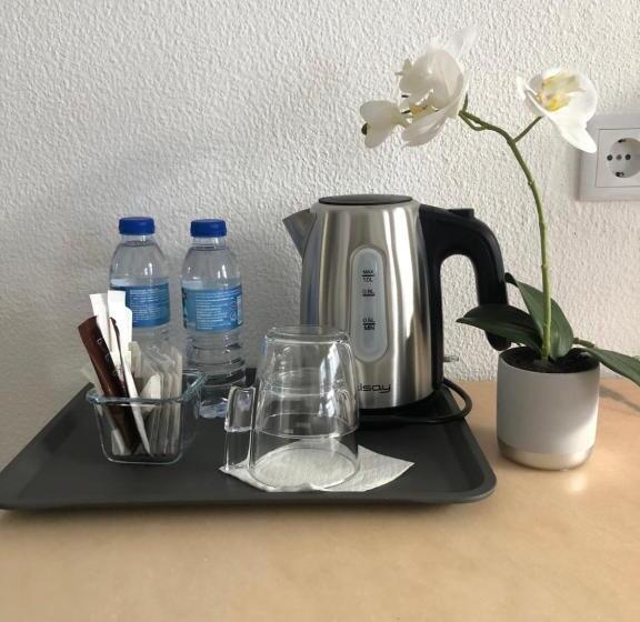 标准三人间, Nova Delpa Al