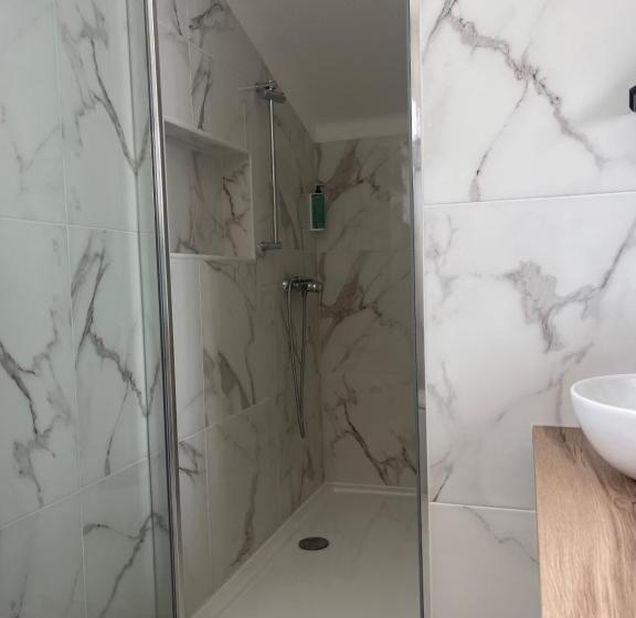 家庭间, Nova Delpa Al