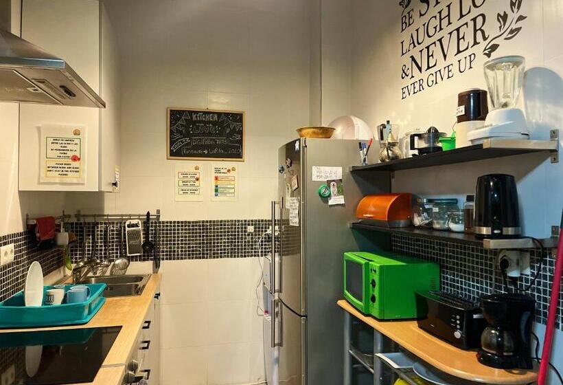 اتاق استاندارد با سرویس بهداشتی مشترک, La Pita Guesthouse