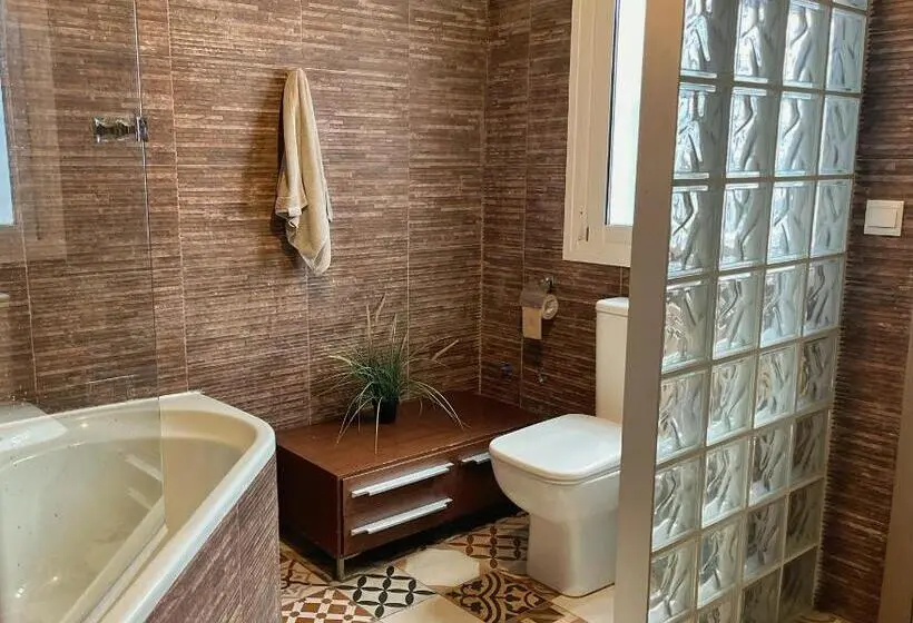 تختخواب در اتاق مشترک, La Pita Guesthouse